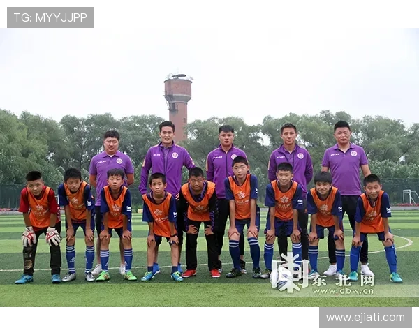 足球明星公益赛助力社会发展 球场之外的爱心与行动